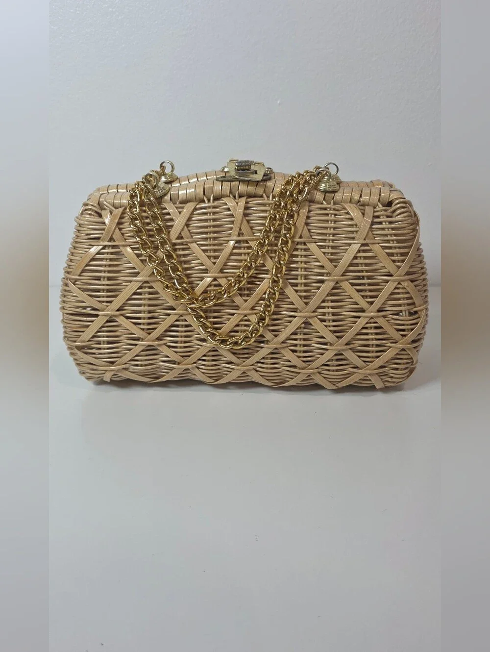 ⭐️ Vintage Wicker Frame Clutch Made In Hong Kong